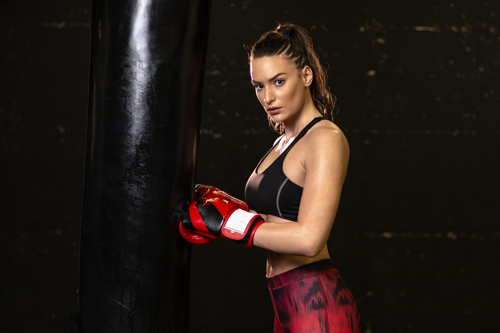 爱游戏 电竞-女子拳击赛：力量与智慧的共舞的简单介绍