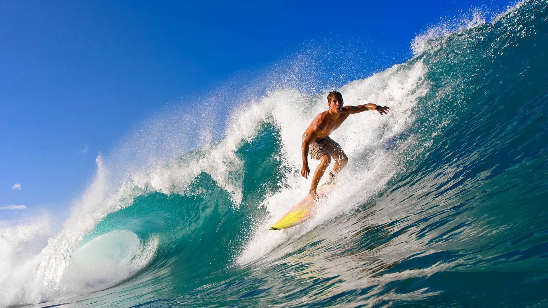 -《电竞直播的幕后：主播制作背后的故事》，电竞主播是靠什么赚钱