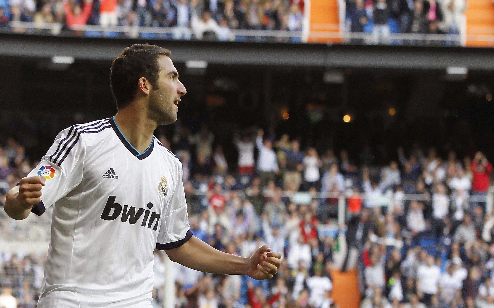 爱游戏体育APP下载-_老鹰快攻犀利，场面火爆不断_，老鹰cg